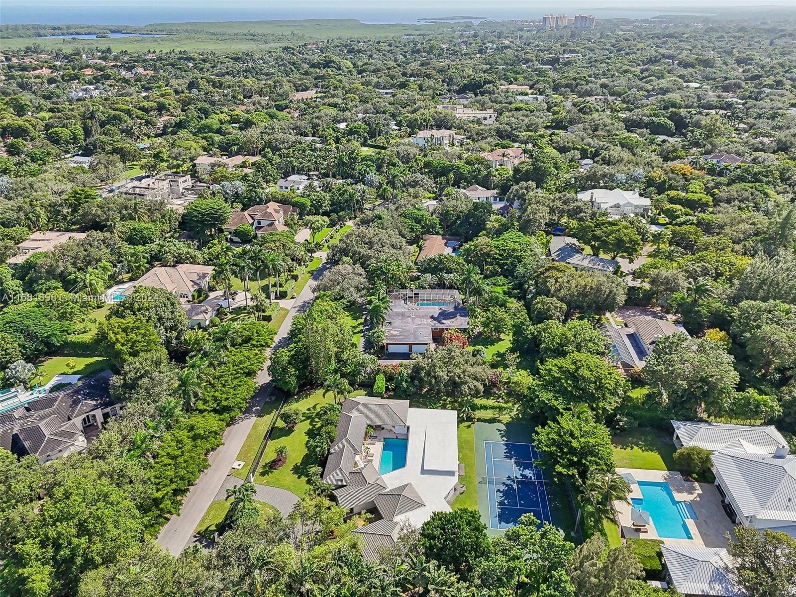 TOWN & RANCH ESTS - Residential