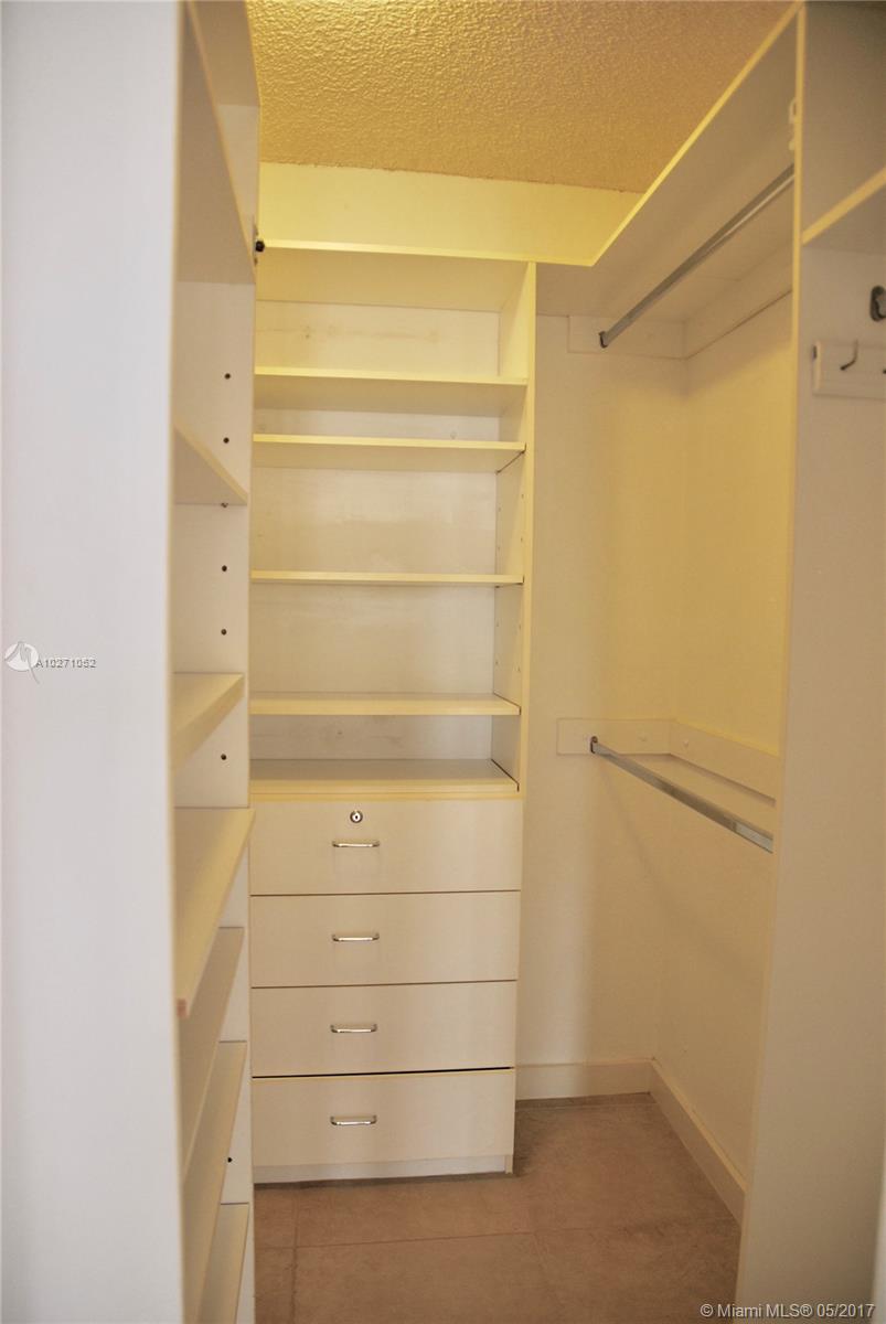 BRICKELL PLACE PHASE II C - Residential Lease