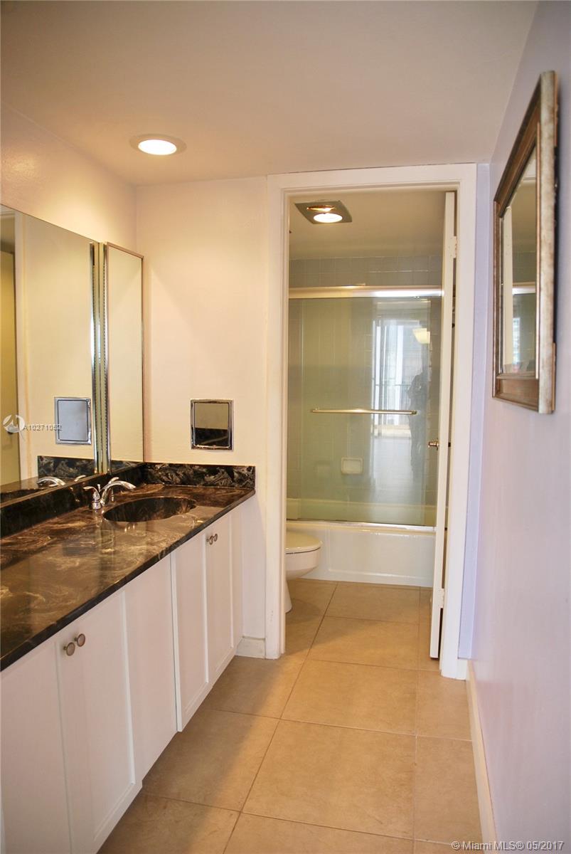 BRICKELL PLACE PHASE II C - Residential Lease