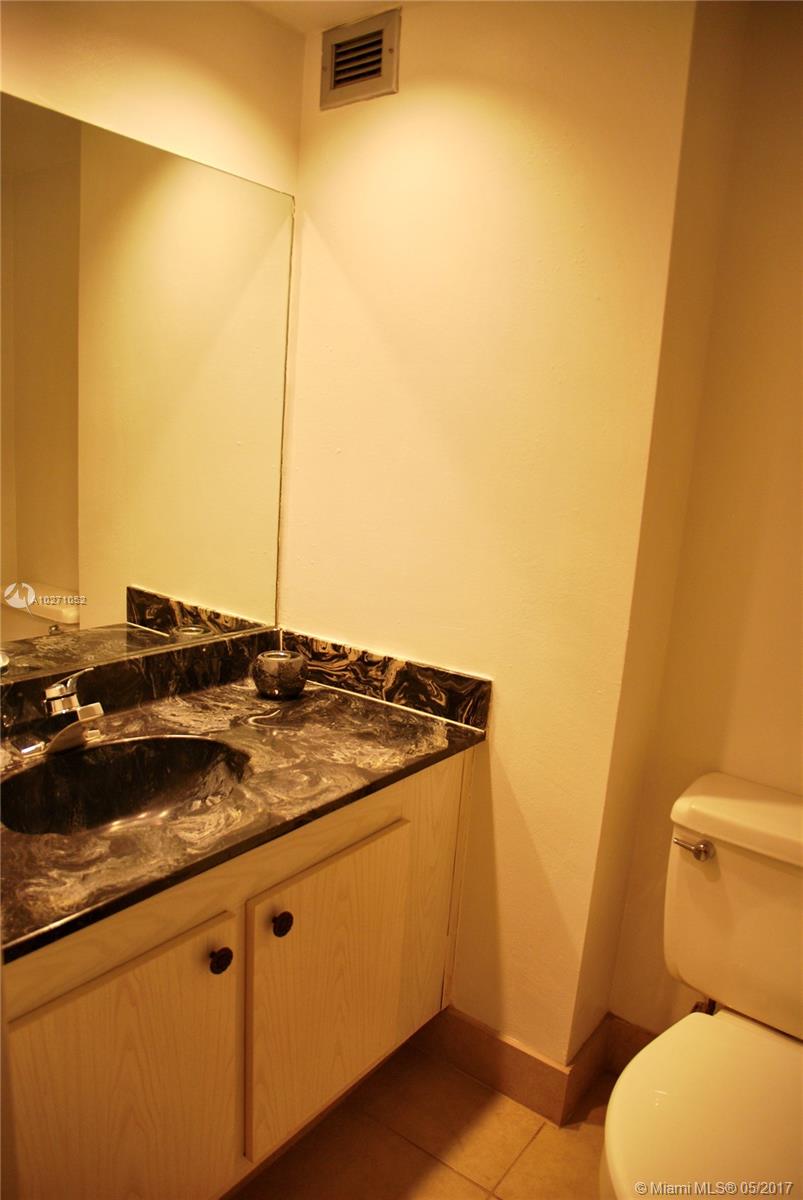 BRICKELL PLACE PHASE II C - Residential Lease