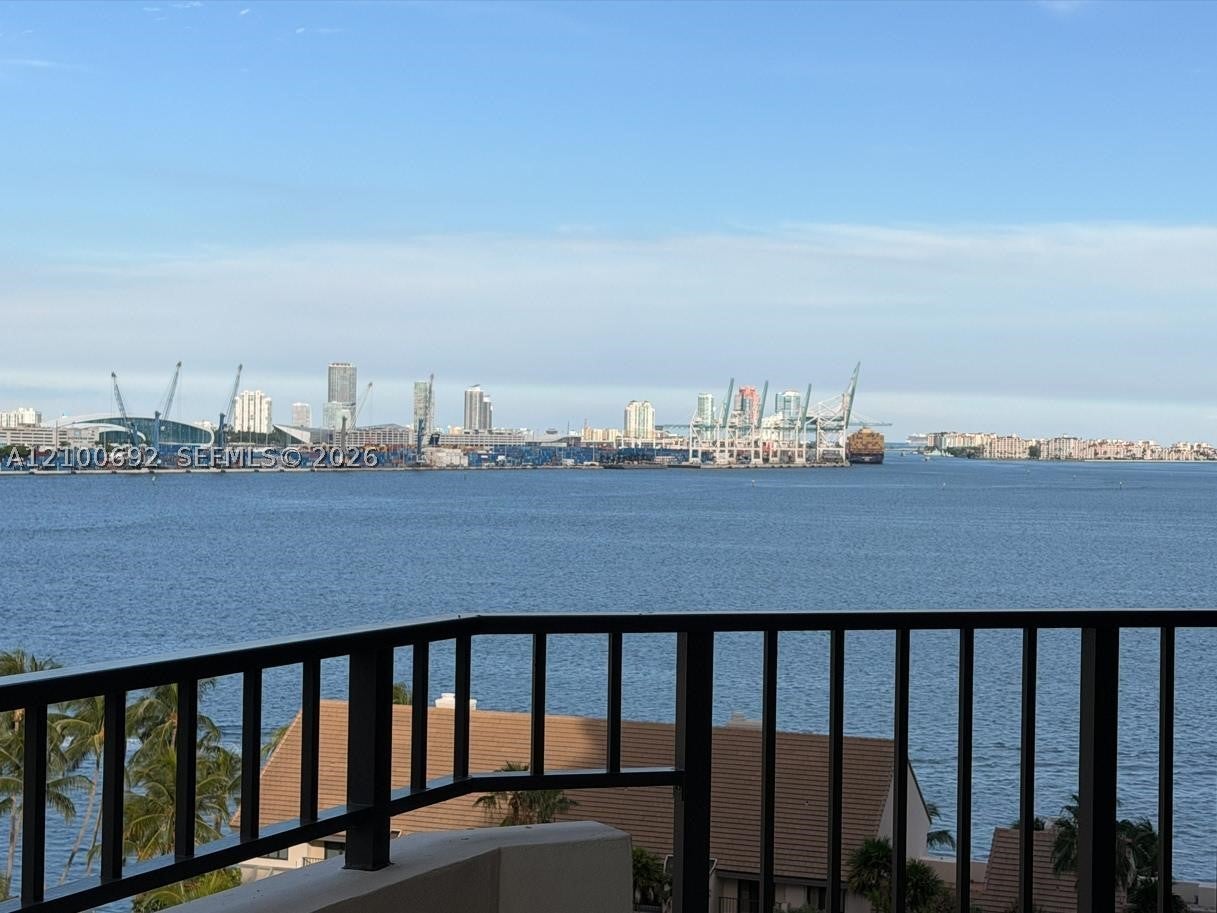 520 Brickell Key Dr A1216