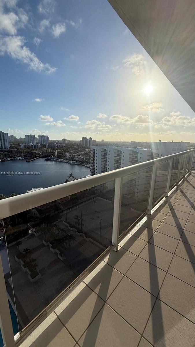 HARBORSIDE - Residential