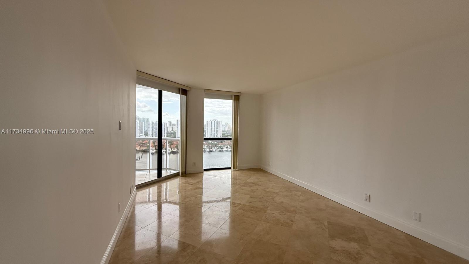 HARBORSIDE - Residential