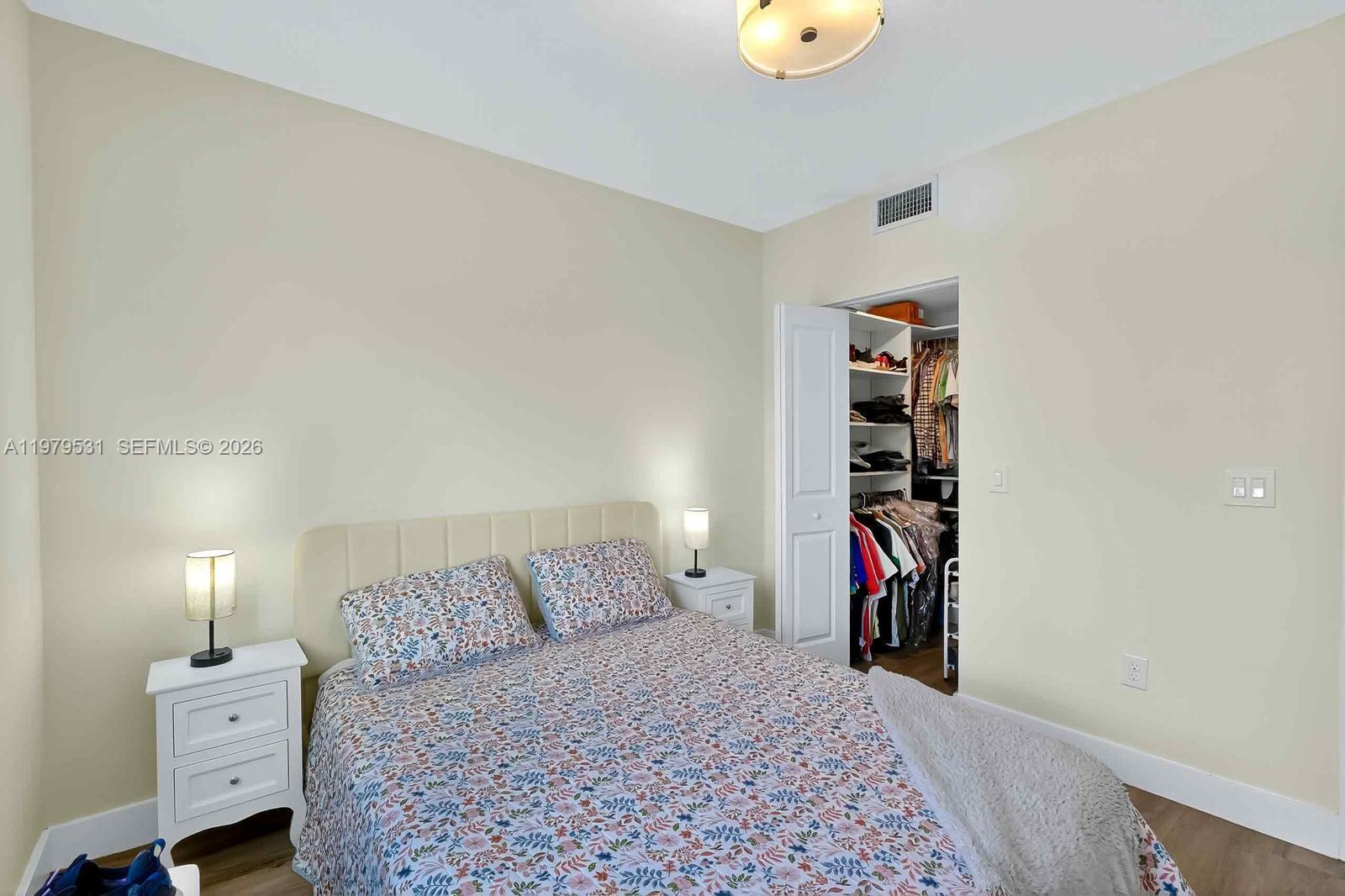 DOWNTOWN DORAL SOUTH PHAS - Residential