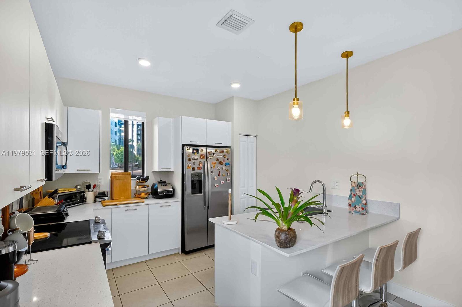 DOWNTOWN DORAL SOUTH PHAS - Residential