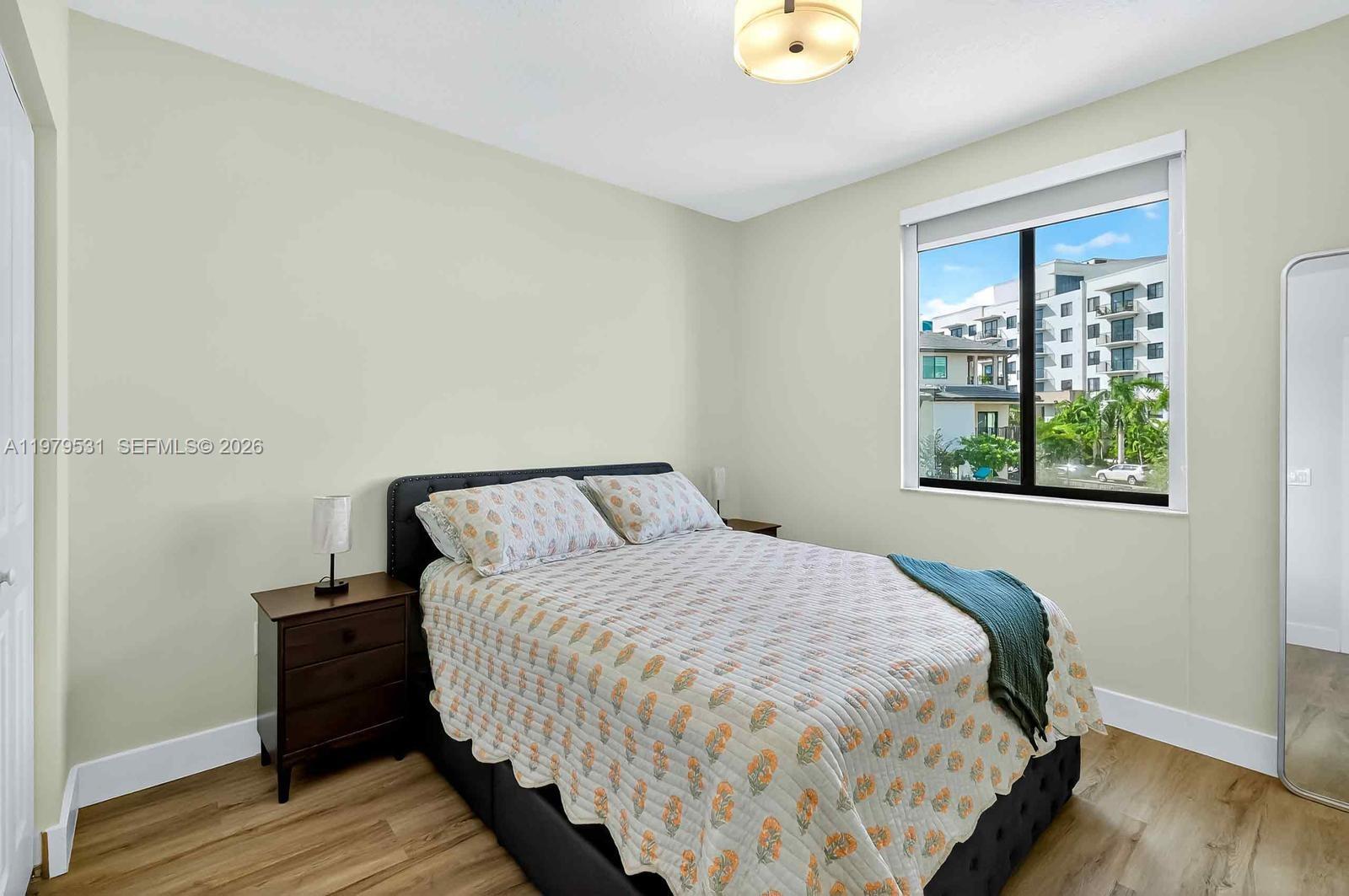 DOWNTOWN DORAL SOUTH PHAS - Residential