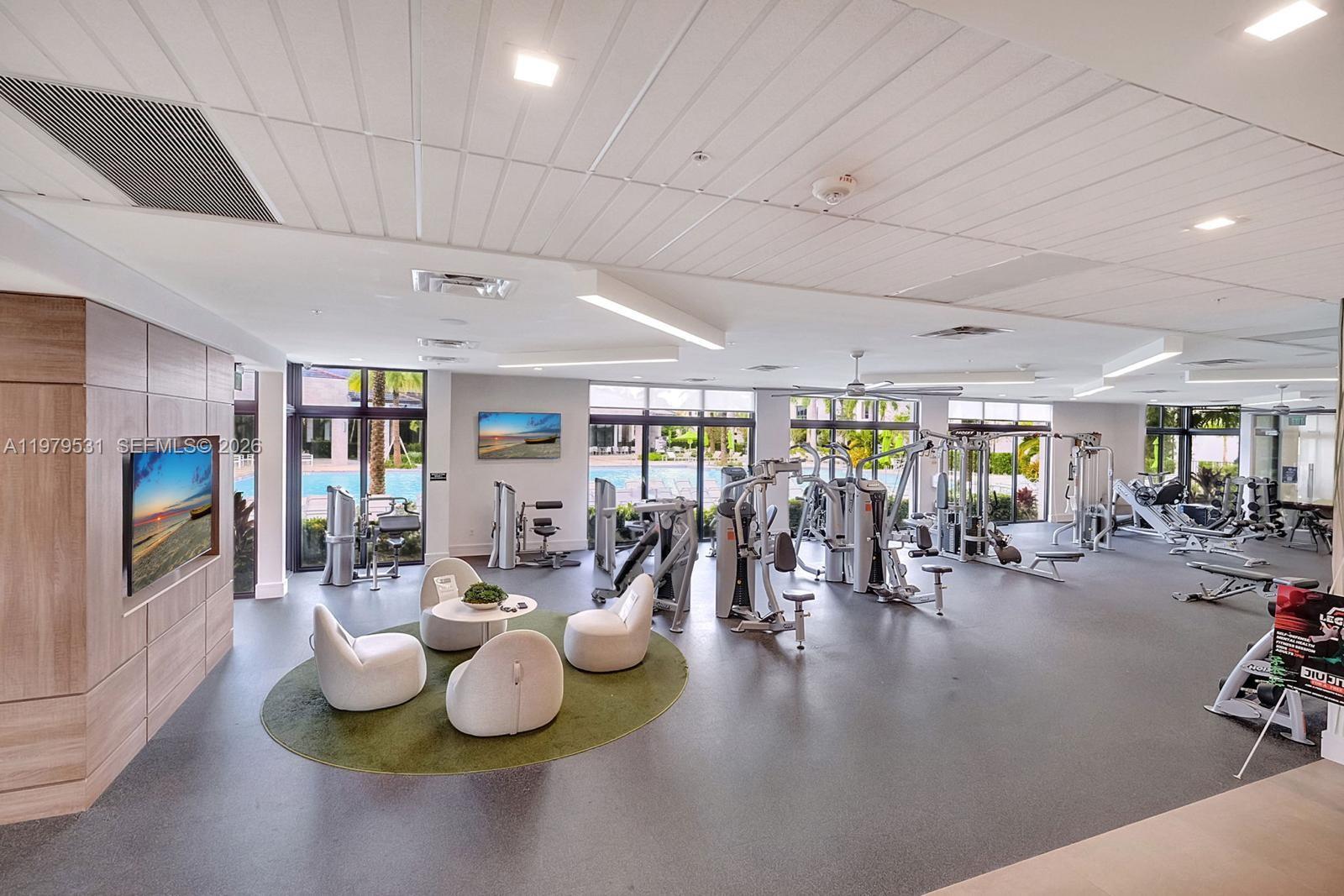 DOWNTOWN DORAL SOUTH PHAS - Residential