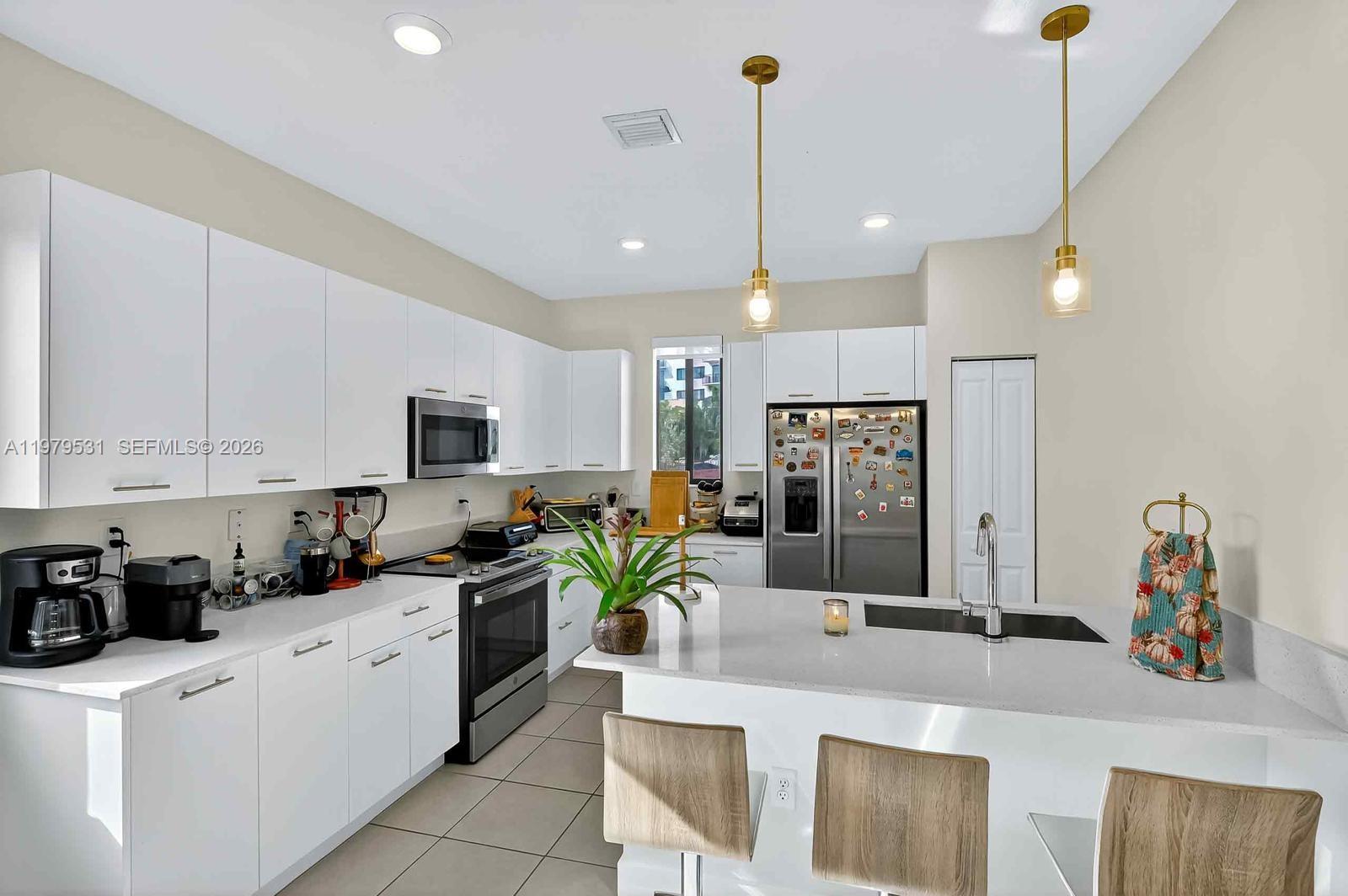 DOWNTOWN DORAL SOUTH PHAS - Residential