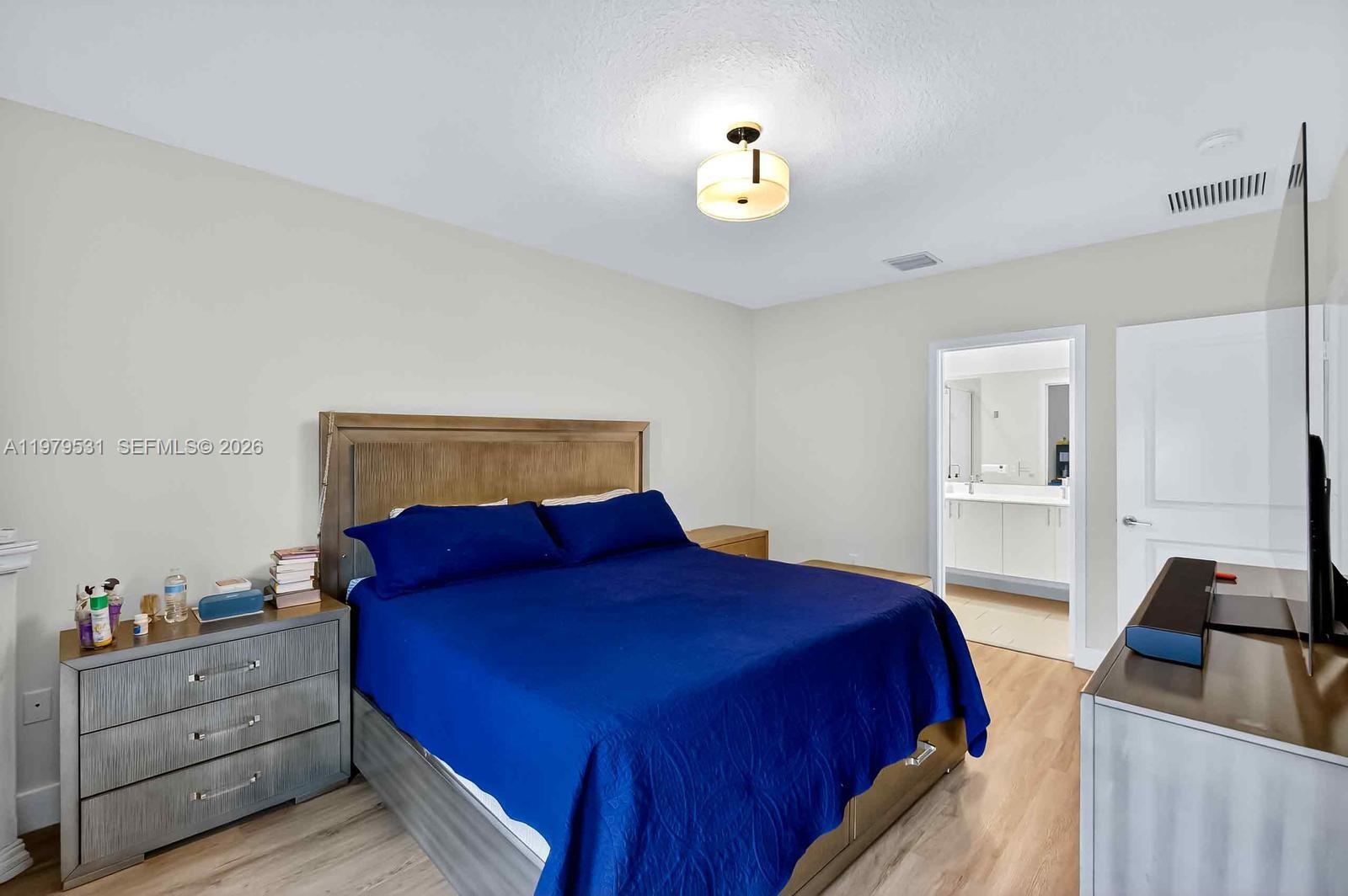 DOWNTOWN DORAL SOUTH PHAS - Residential