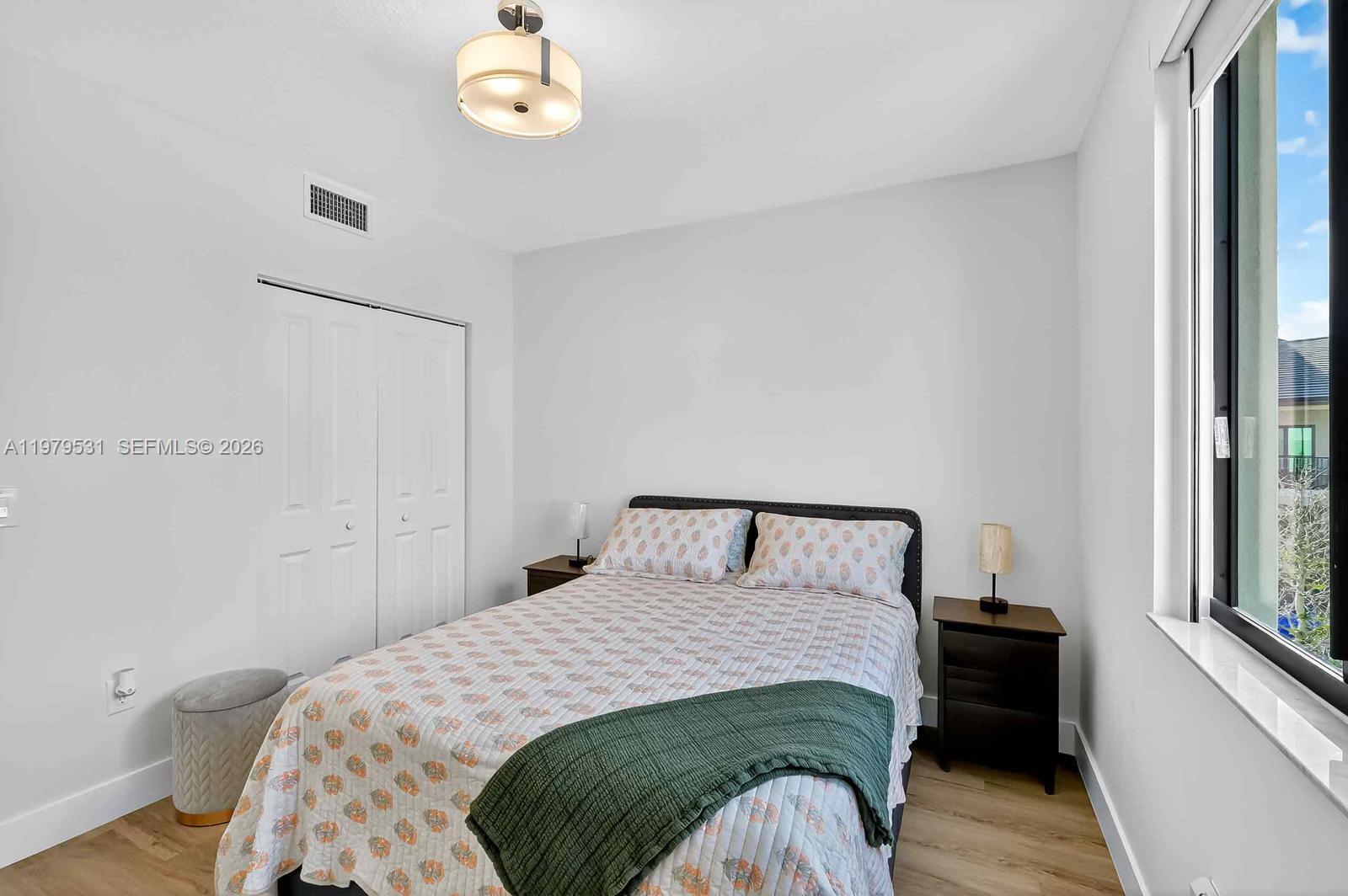 DOWNTOWN DORAL SOUTH PHAS - Residential