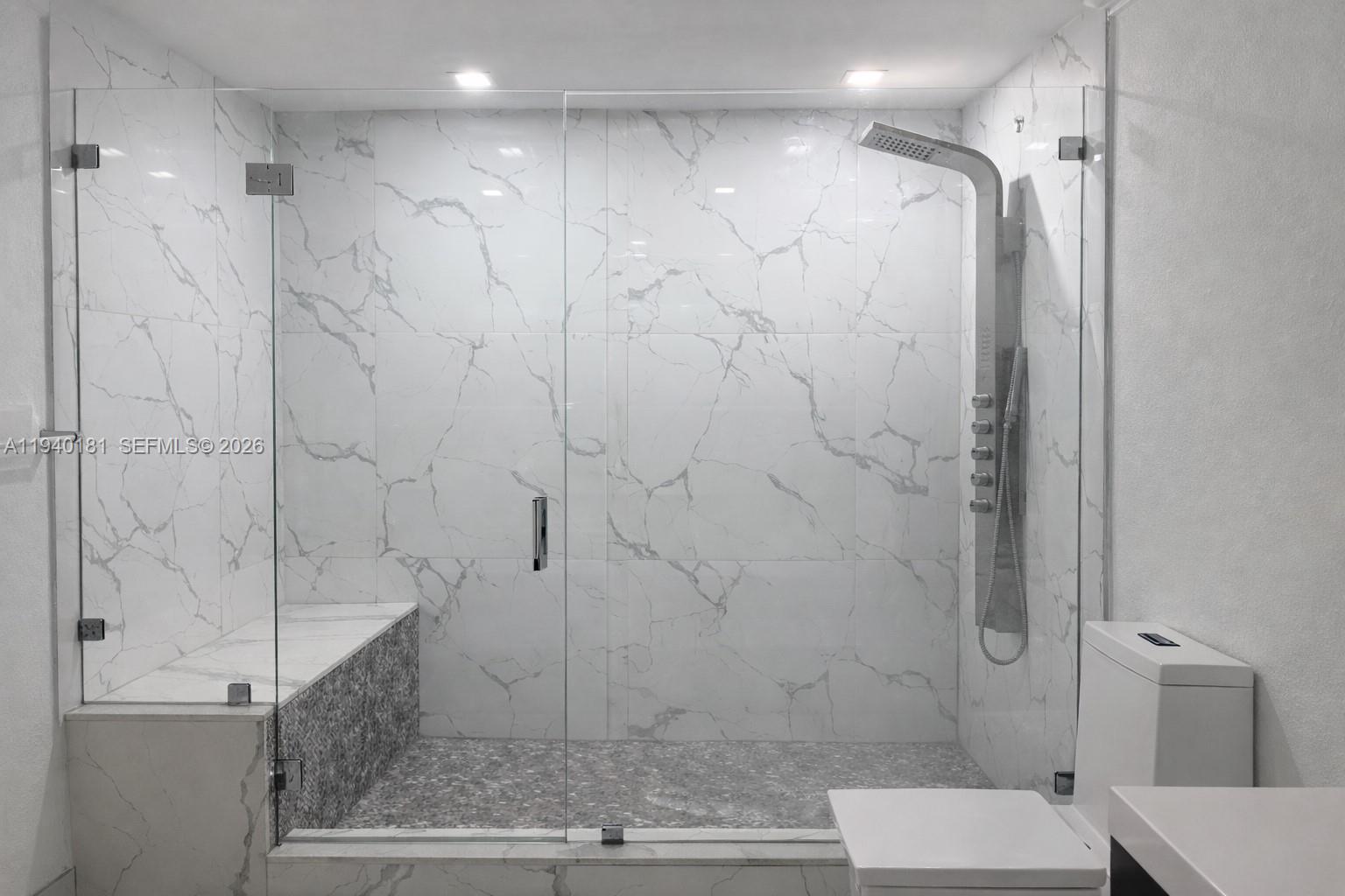 LOS PALACIOS I CONDO - Residential