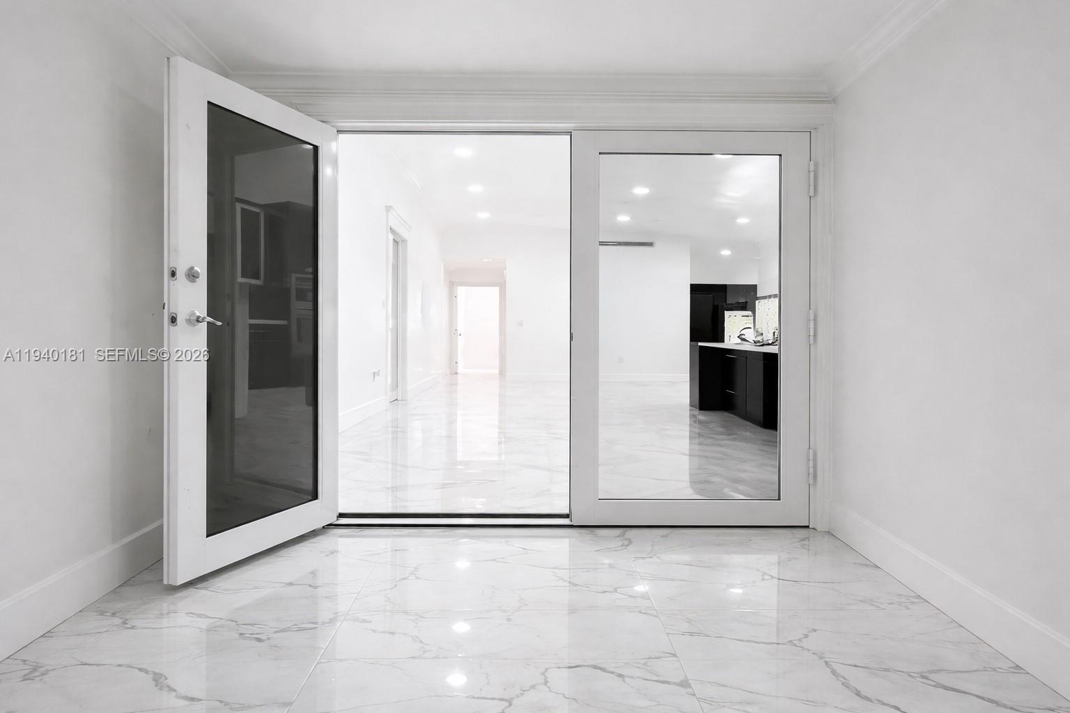 LOS PALACIOS I CONDO - Residential