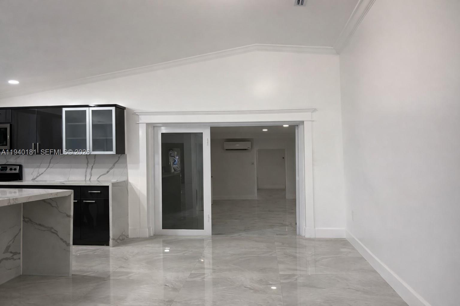 LOS PALACIOS I CONDO - Residential