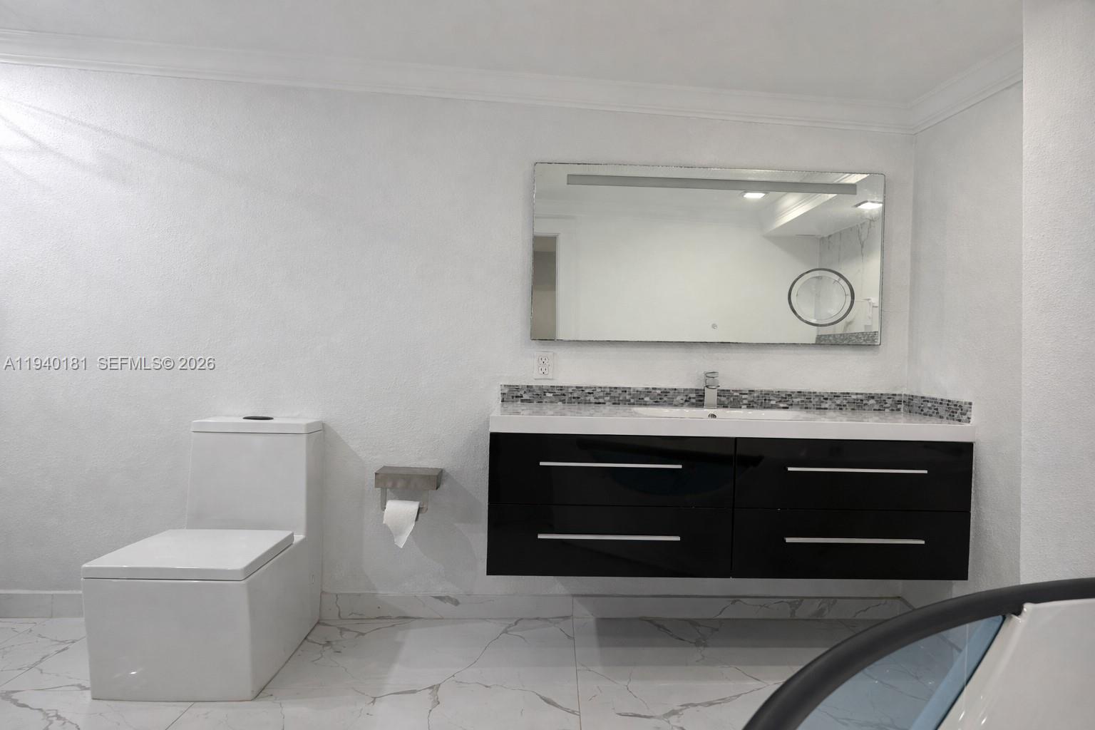 LOS PALACIOS I CONDO - Residential