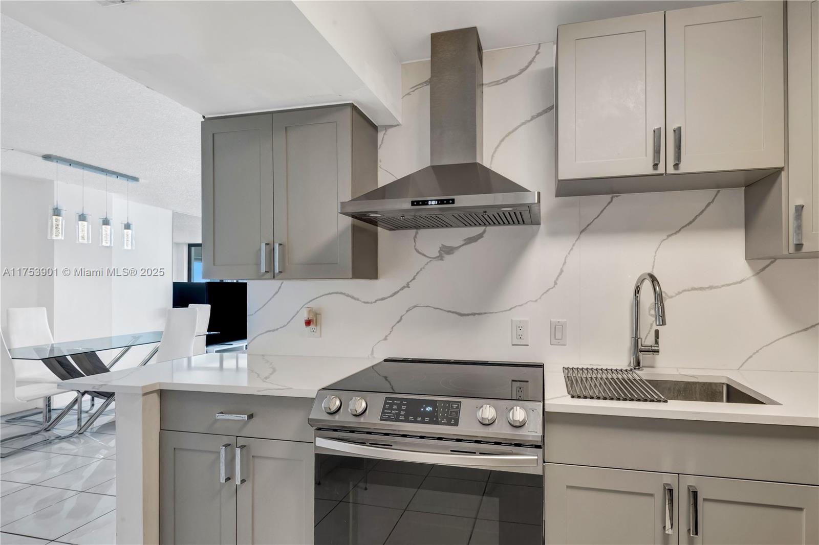 Property for Sale at 20500 W Country Club Dr 512, Aventura, Miami-Dade County, Florida - Bedrooms: 2 
Bathrooms: 2  - $285,000