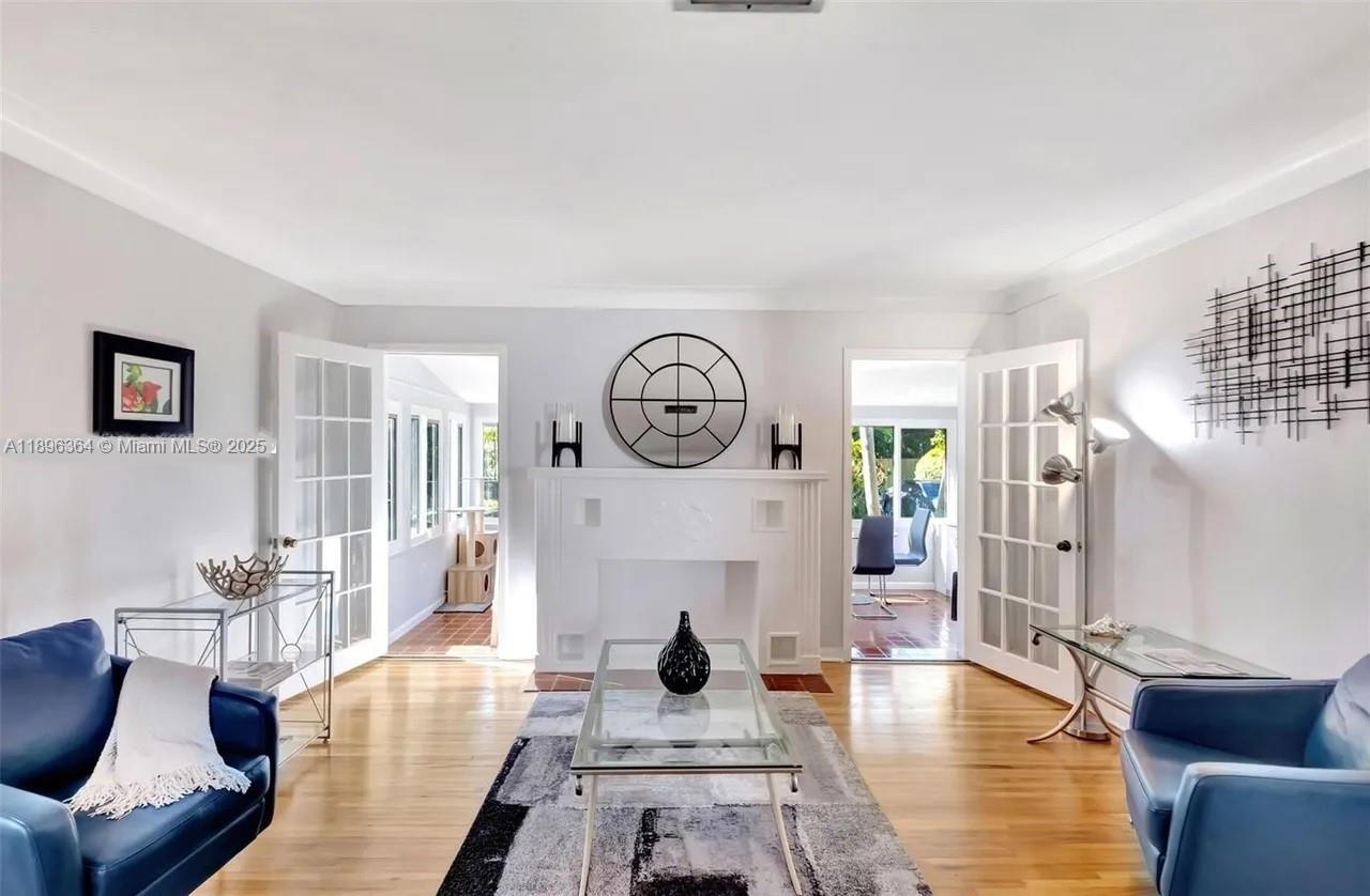 MIAMI SHORES SEC 1 AMD - Residential Lease