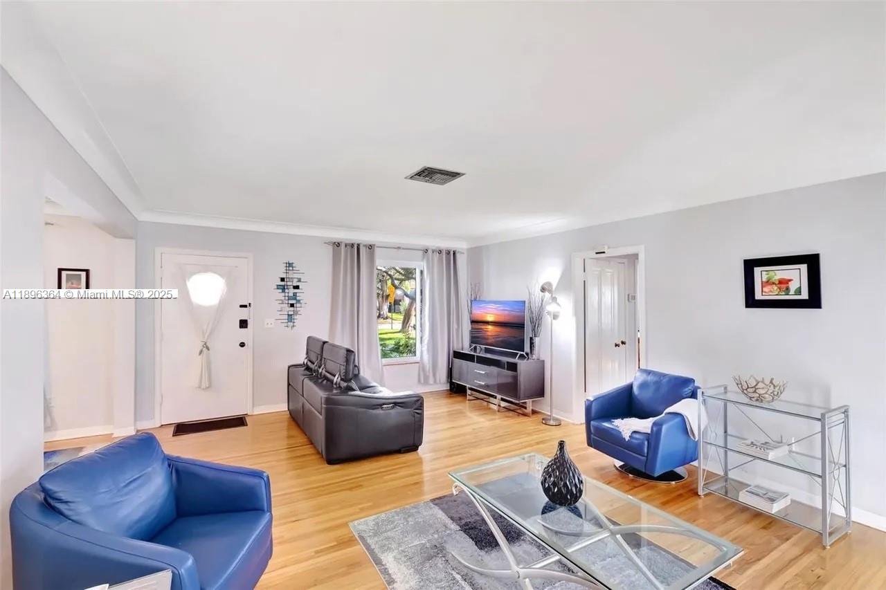 MIAMI SHORES SEC 1 AMD - Residential Lease