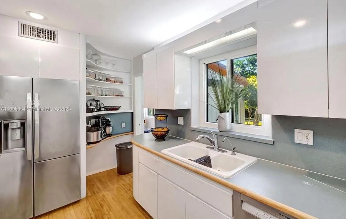 MIAMI SHORES SEC 1 AMD - Residential Lease