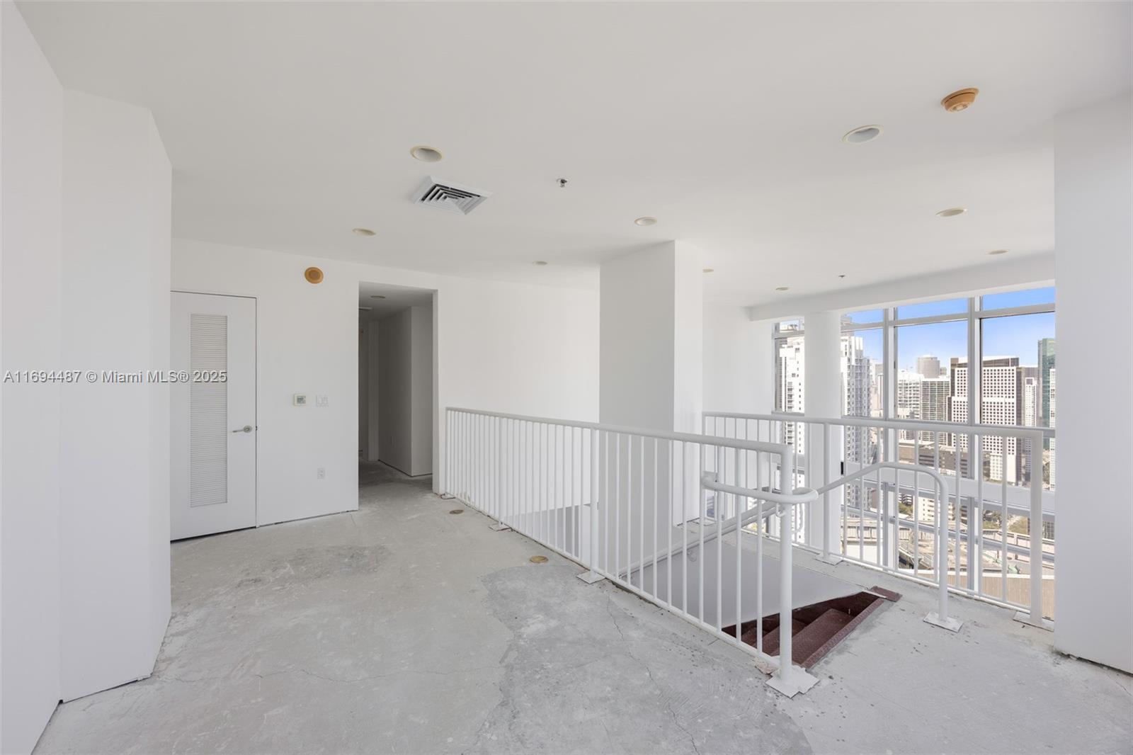 MAYFIELD CONDO - Residential