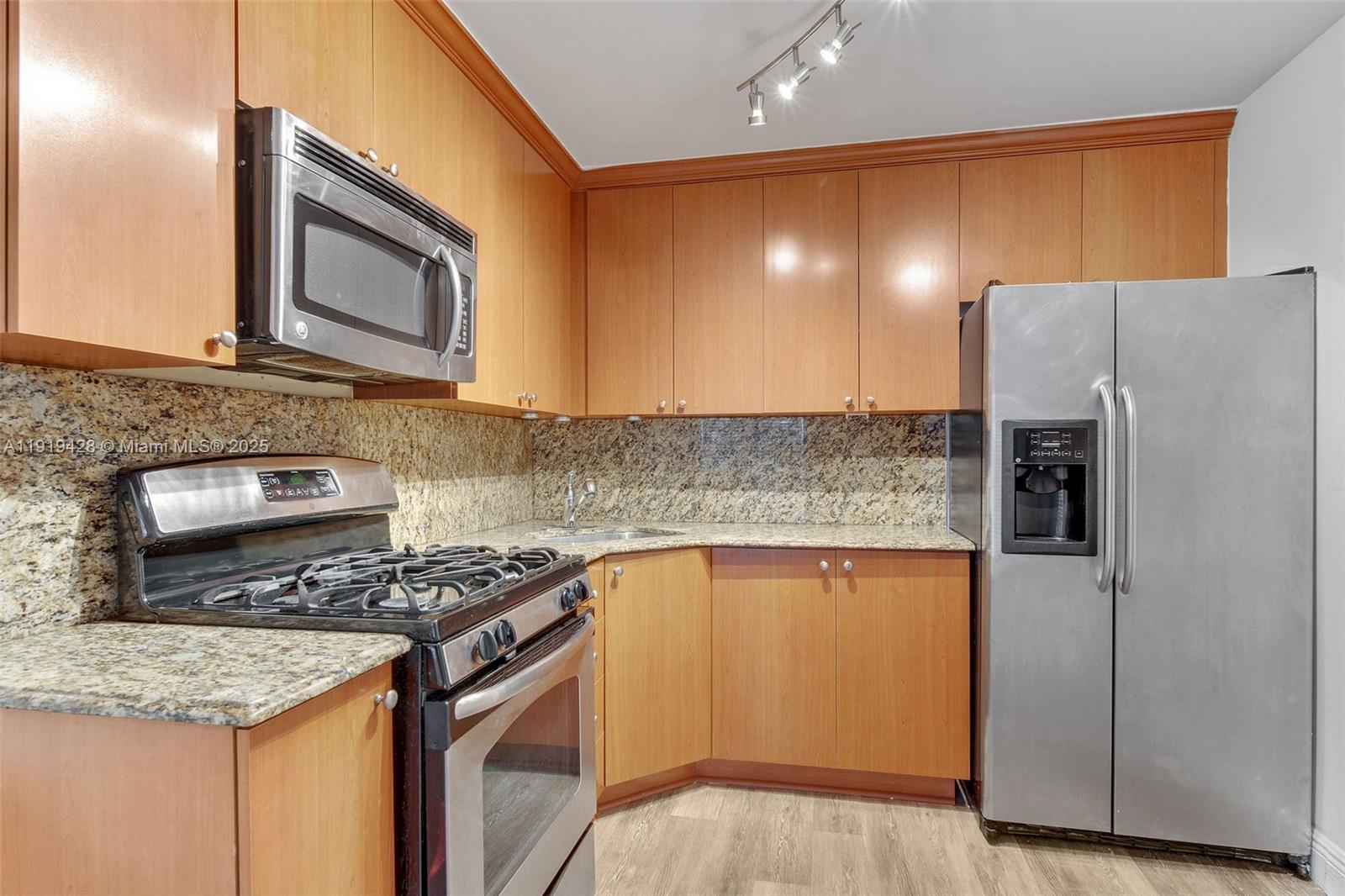 VIRGINIA POINTE CONDO - Residential Lease