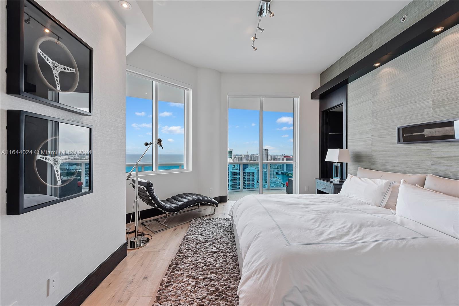 2711 HOLLYWOOD BEACH COND - Residential