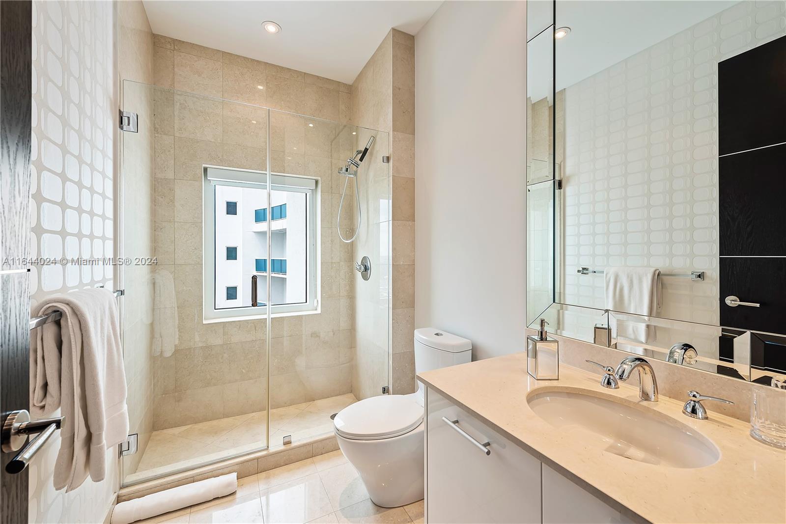 2711 HOLLYWOOD BEACH COND - Residential