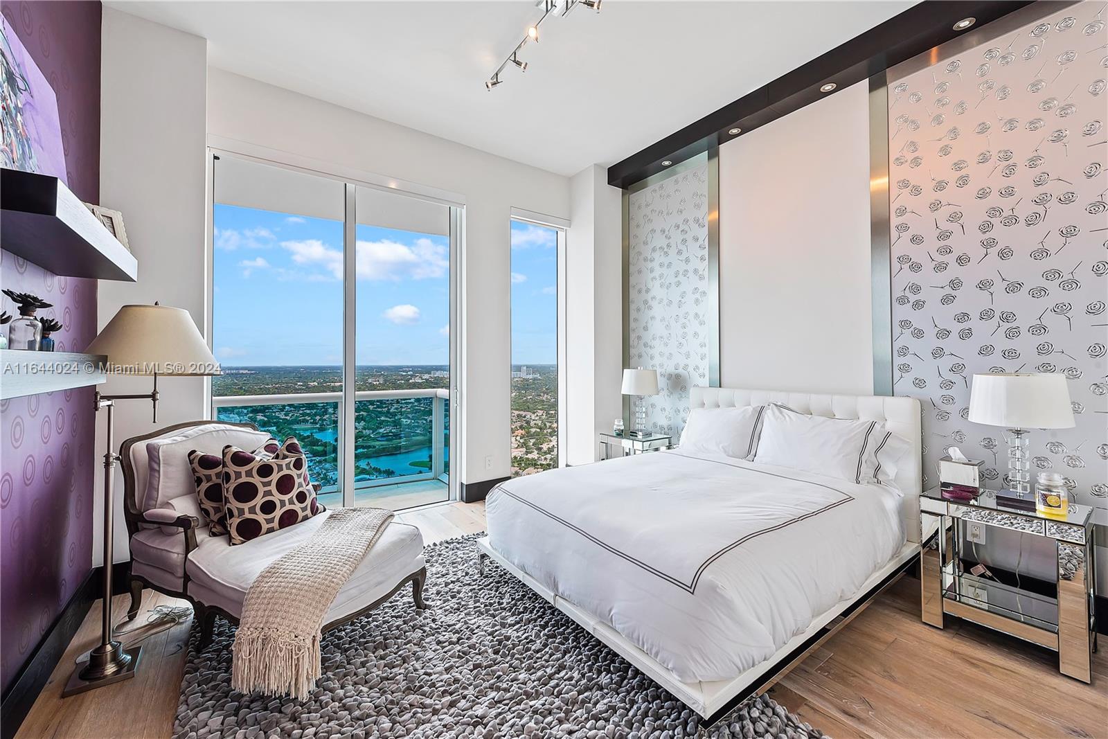 2711 HOLLYWOOD BEACH COND - Residential
