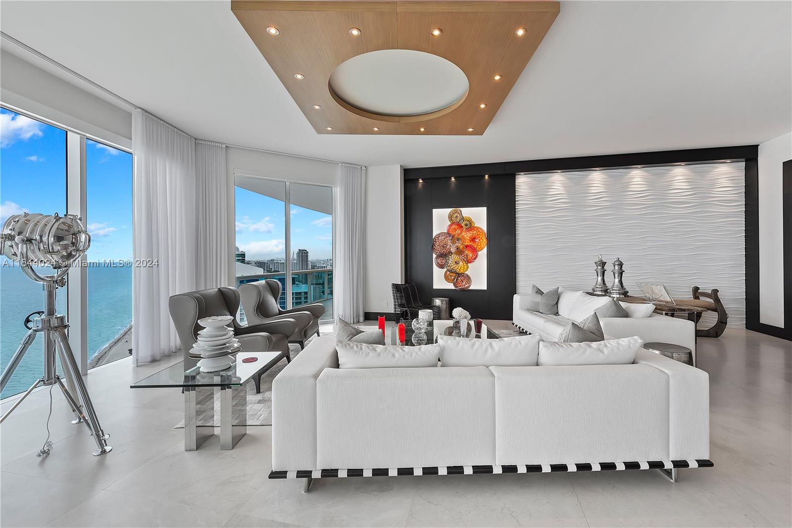 2711 HOLLYWOOD BEACH COND - Residential