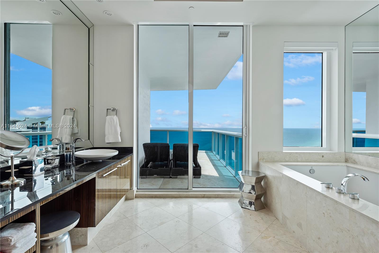 2711 HOLLYWOOD BEACH COND - Residential
