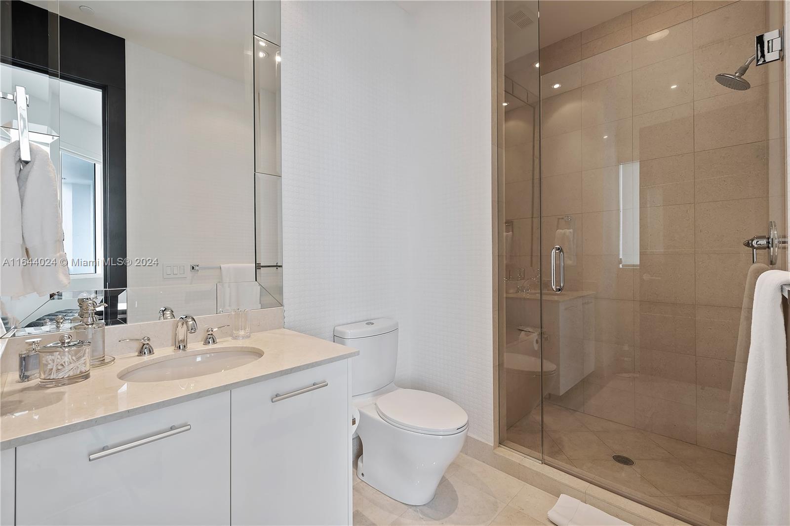 2711 HOLLYWOOD BEACH COND - Residential