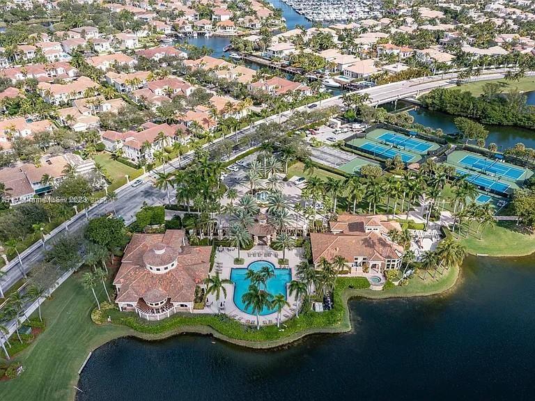 THREE ISLANDS 3RD SECTION - Residential