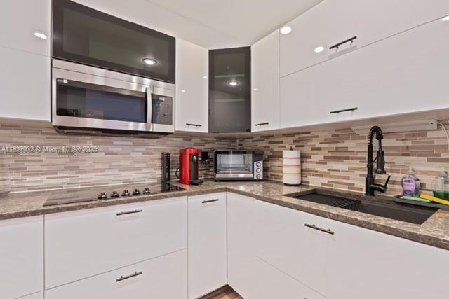 HEMISPHERES CONDO - Residential Lease