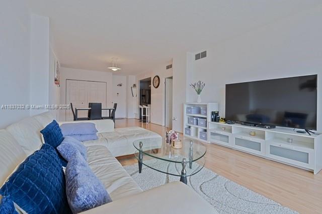 HEMISPHERES CONDO - Residential Lease