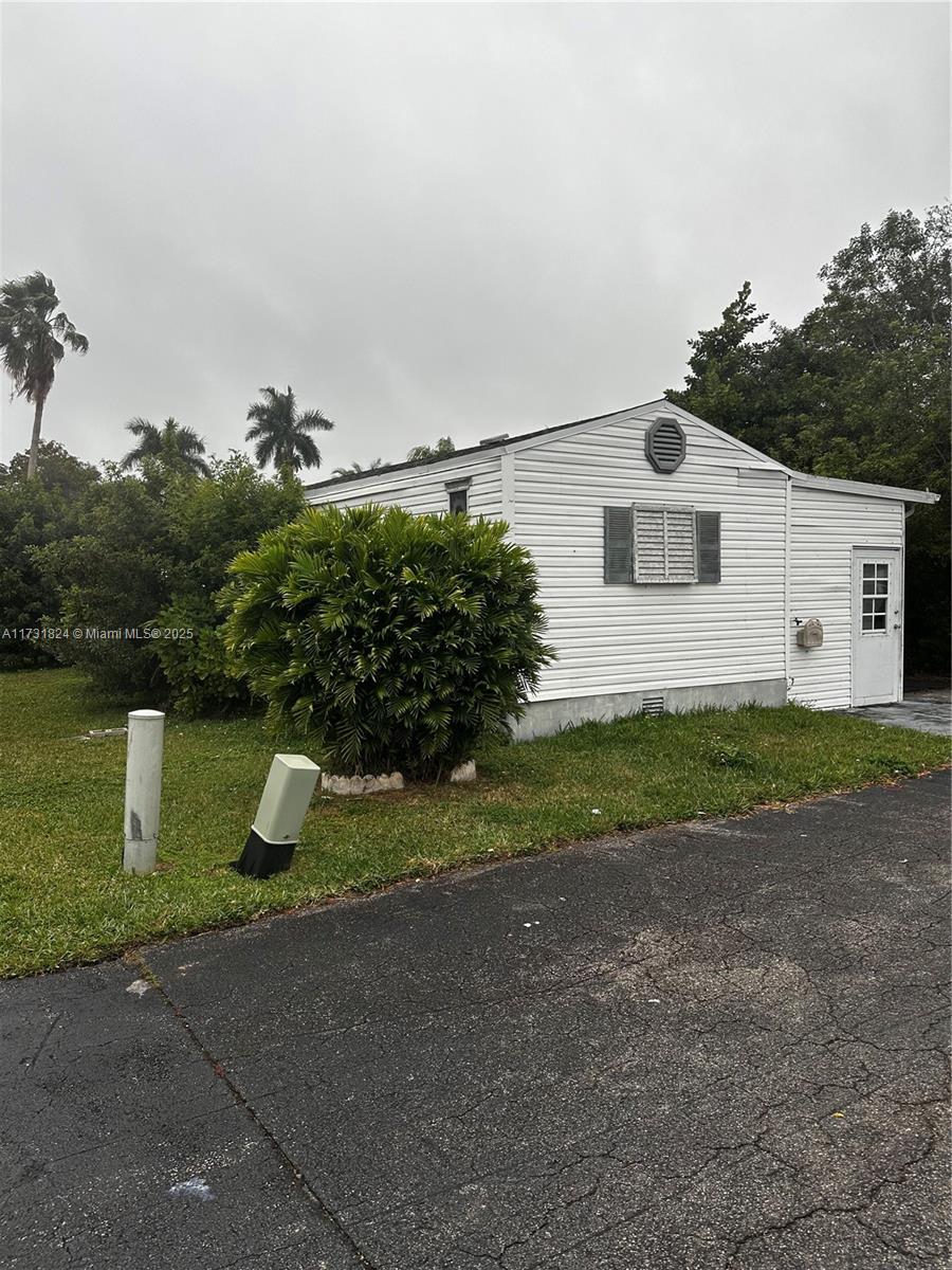35250 SW 177 CT, Homestead, FL, 33034/$159,800 3 35250 SW 177 CT