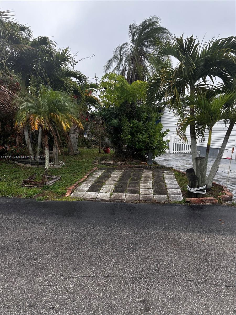 35250 SW 177 CT, Homestead, FL, 33034/$159,800 2 35250 SW 177 CT