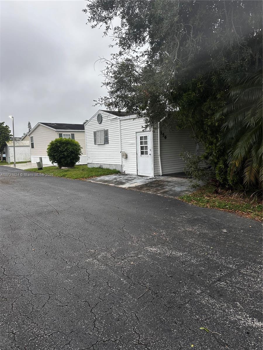 35250 SW 177 CT, Homestead, FL, 33034/$159,800 4 35250 SW 177 CT