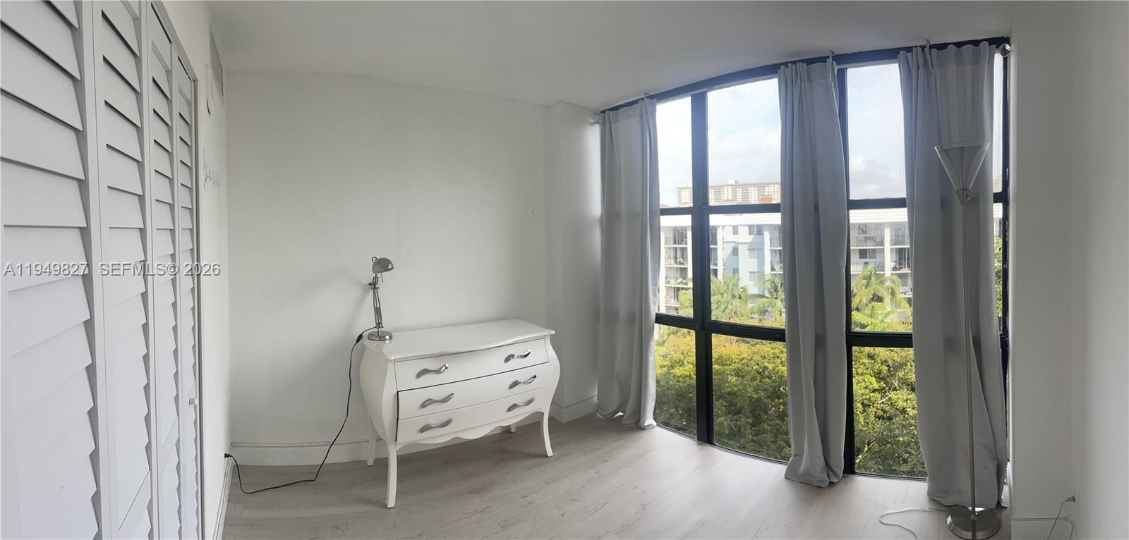 View photos, virtual tours, details... 17021 N Bay Rd 603