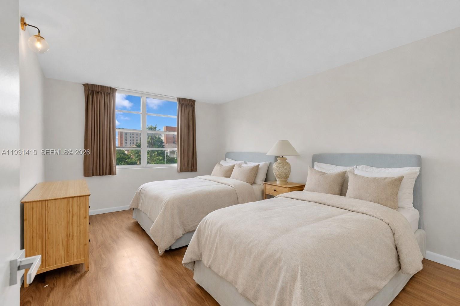 ADMIRALS PORT CONDO - Residential