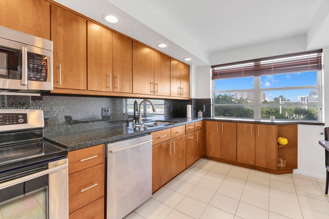 ADMIRALS PORT CONDO - Residential