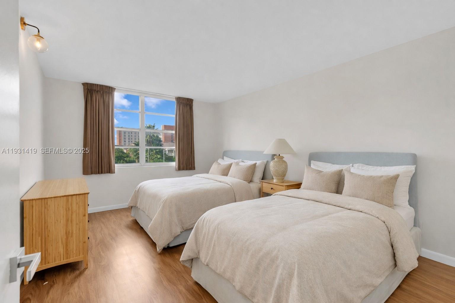 ADMIRALS PORT CONDO - Residential