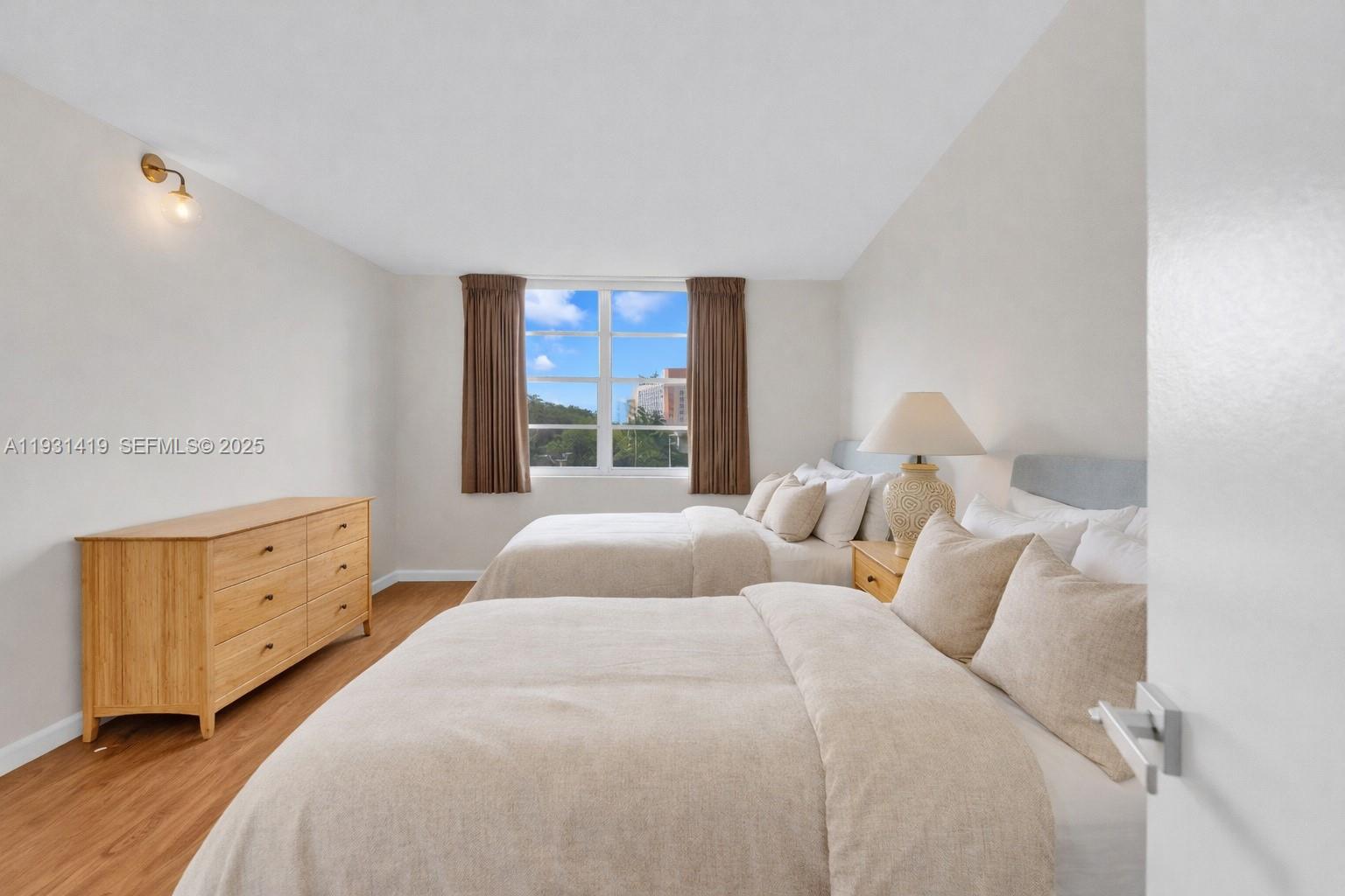 ADMIRALS PORT CONDO - Residential