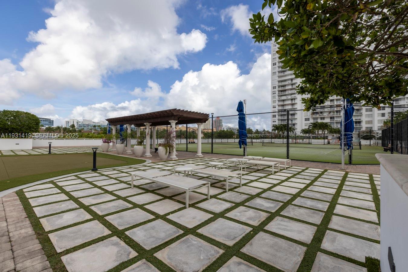 ADMIRALS PORT CONDO - Residential