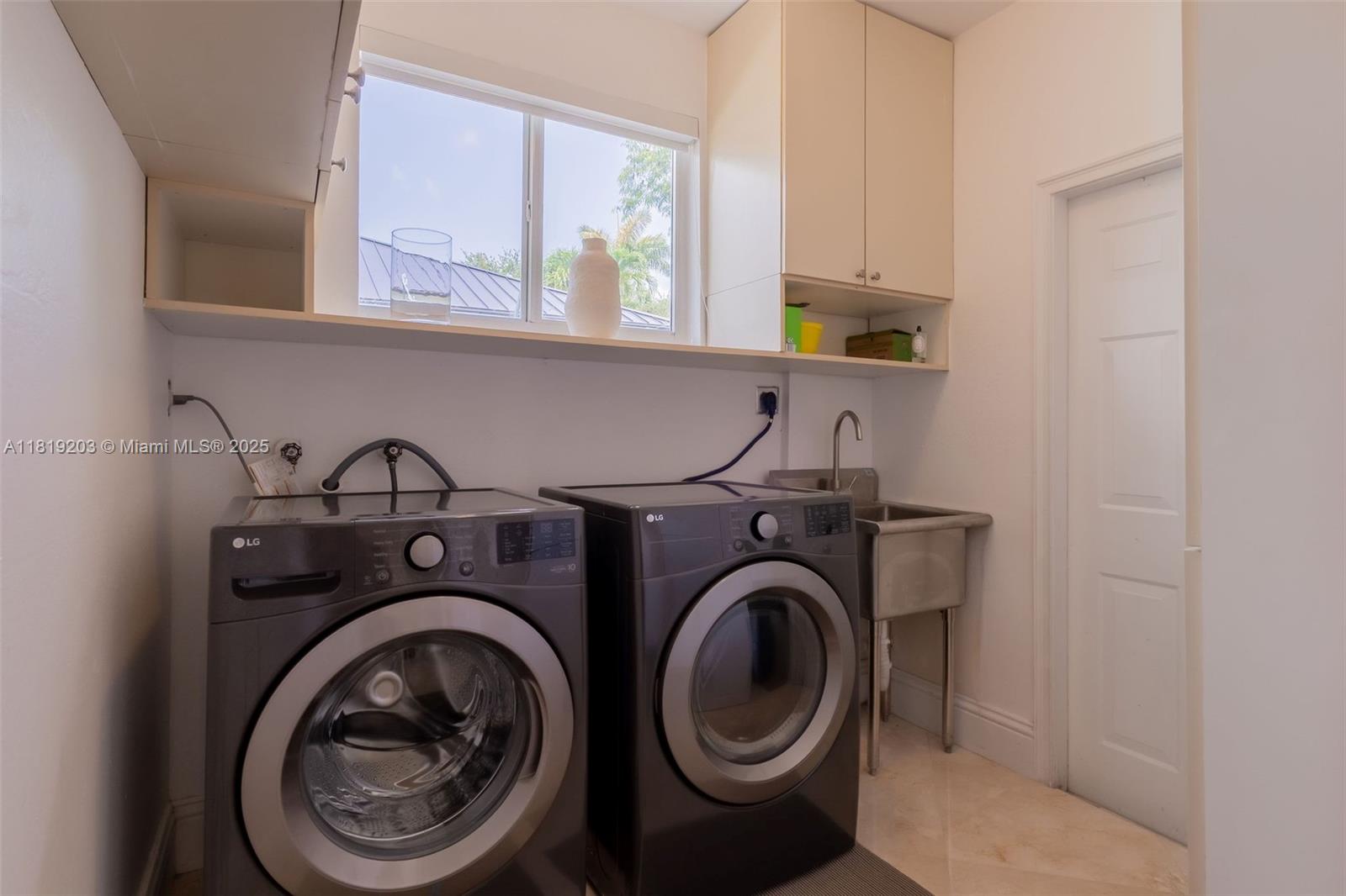 OAK RIDGE FALLS - Residential