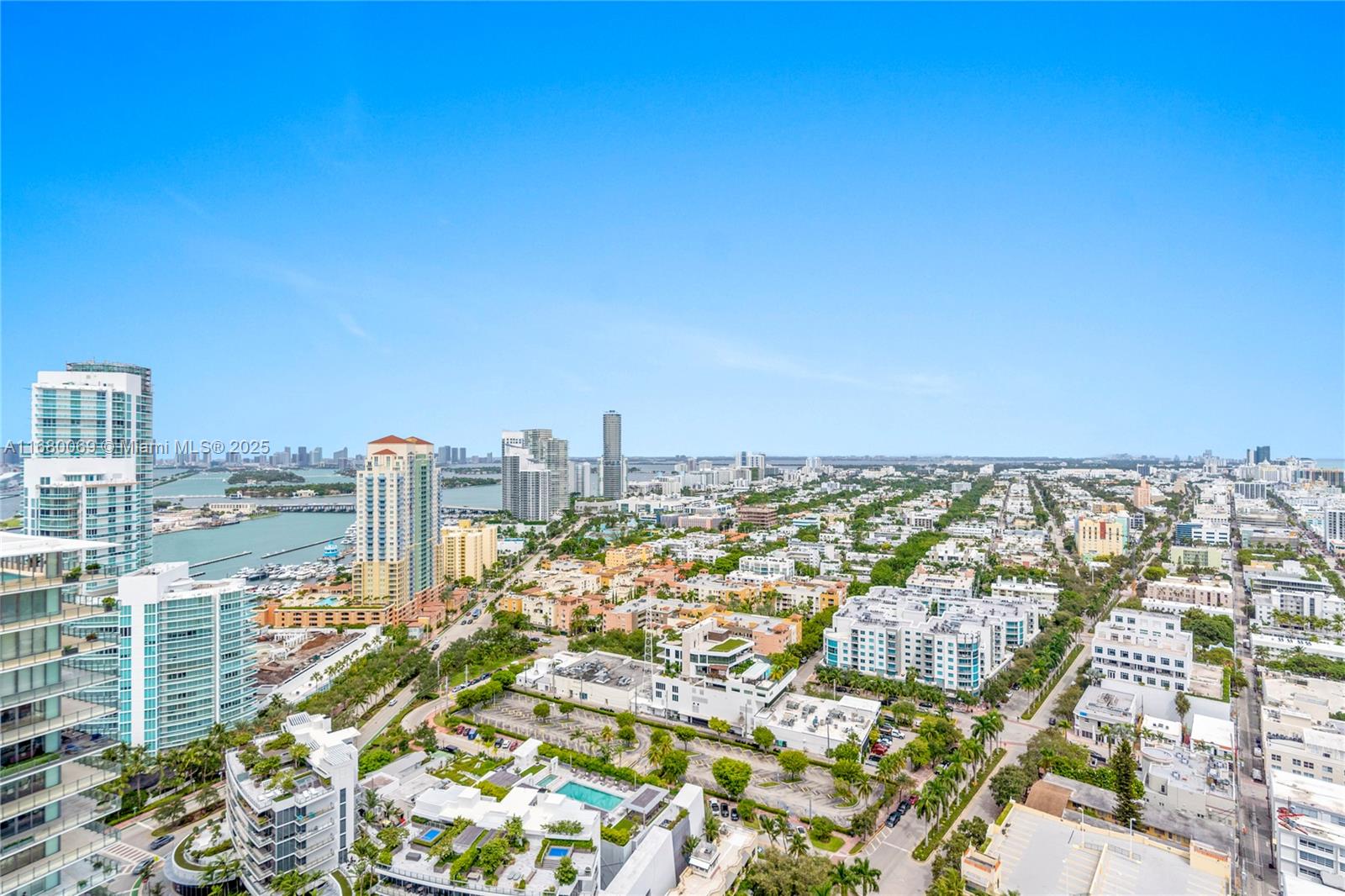300 S Pointe Dr 3204
