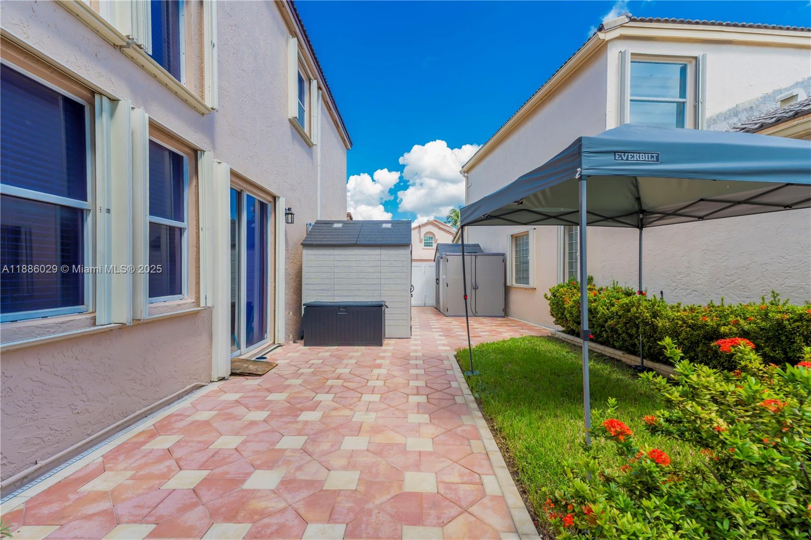 TOWNGATE - Residential