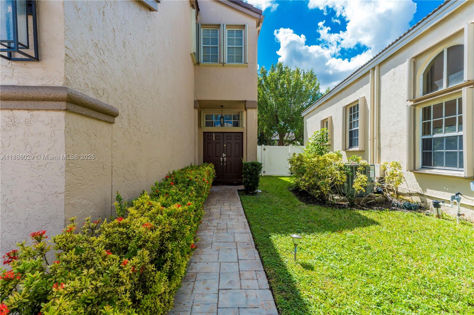 TOWNGATE - Residential