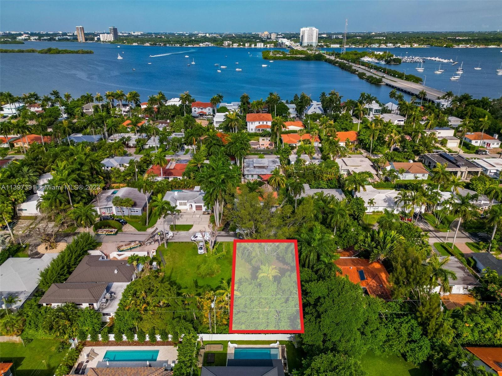 NORTH BAY ISLAND - Land