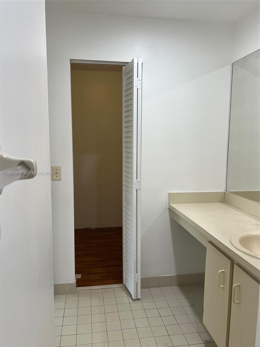 CARMEL LAKES CONDO NO 4 - Residential Lease