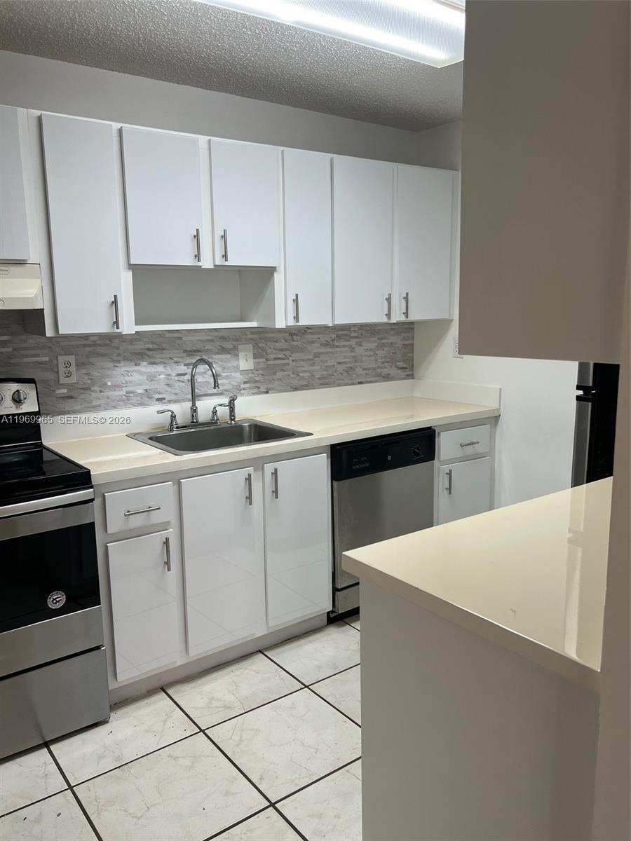 CARMEL LAKES CONDO NO 4 - Residential Lease