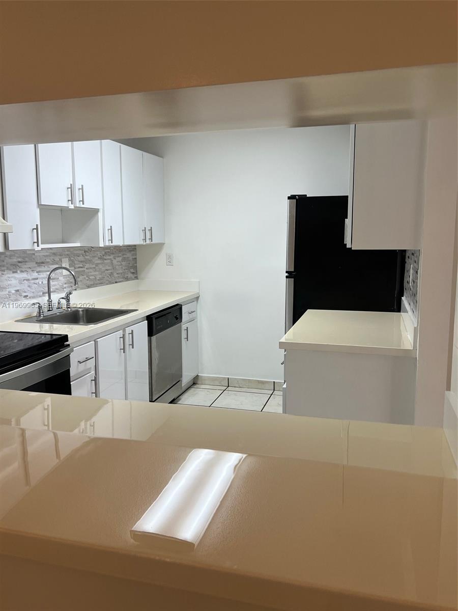 CARMEL LAKES CONDO NO 4 - Residential Lease